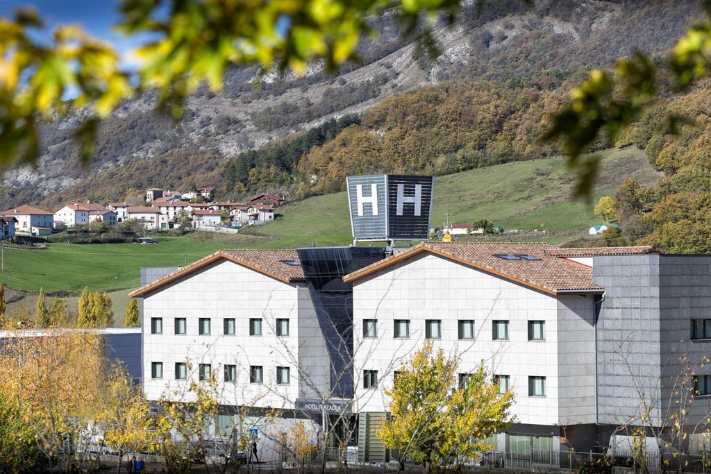 Hotel Plazaola Irurtzun Buitenkant foto
